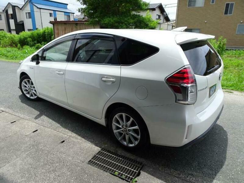 PRIUS ALPHA