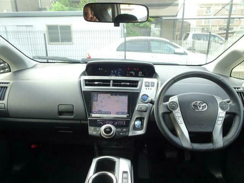 PRIUS ALPHA