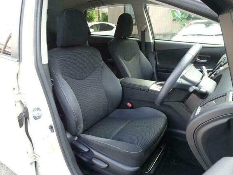 PRIUS ALPHA