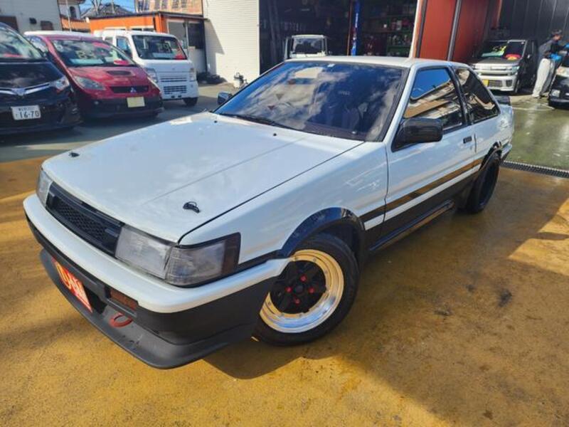 COROLLA LEVIN
