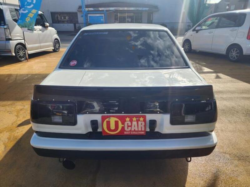 COROLLA LEVIN