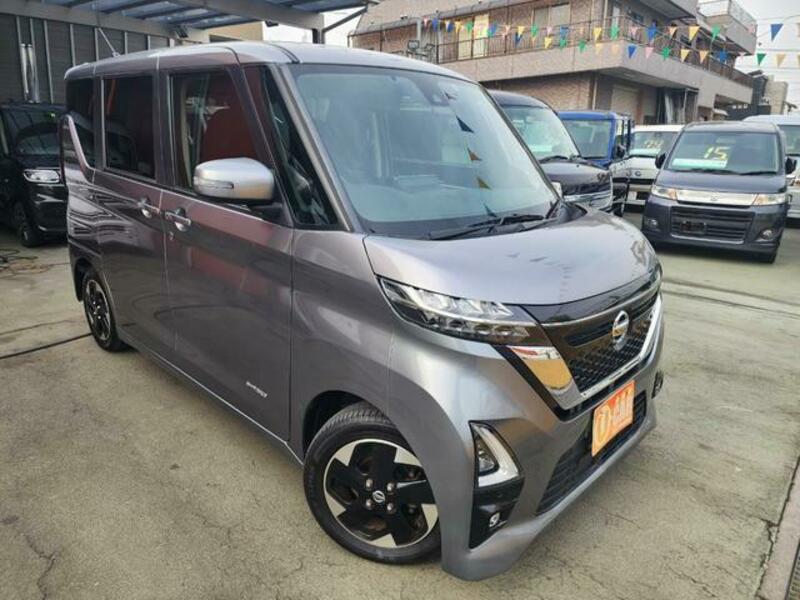 NISSAN ROOX