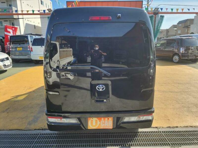 PIXIS VAN