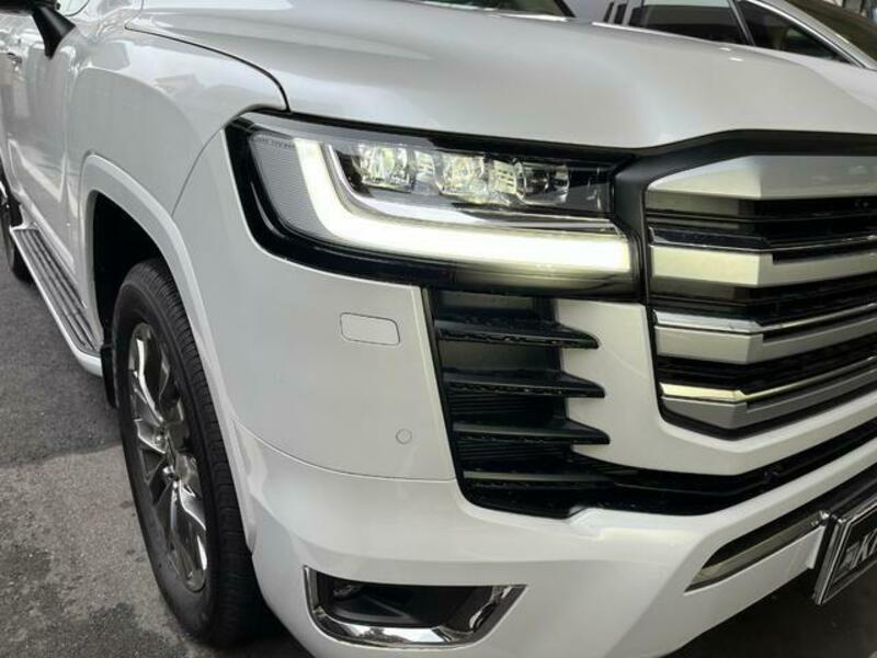 LAND CRUISER