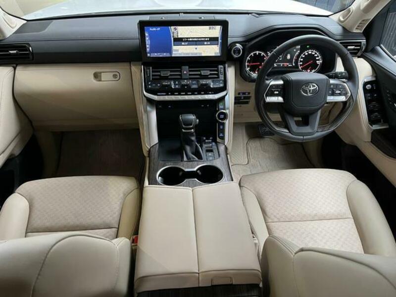 LAND CRUISER