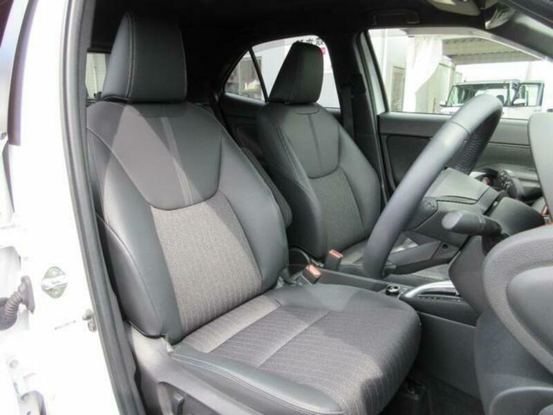 YARIS CROSS