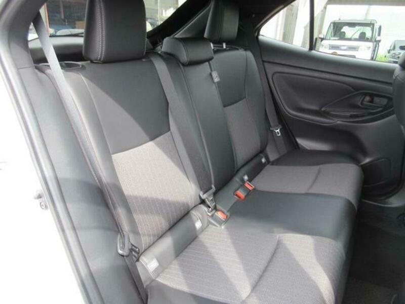 YARIS CROSS
