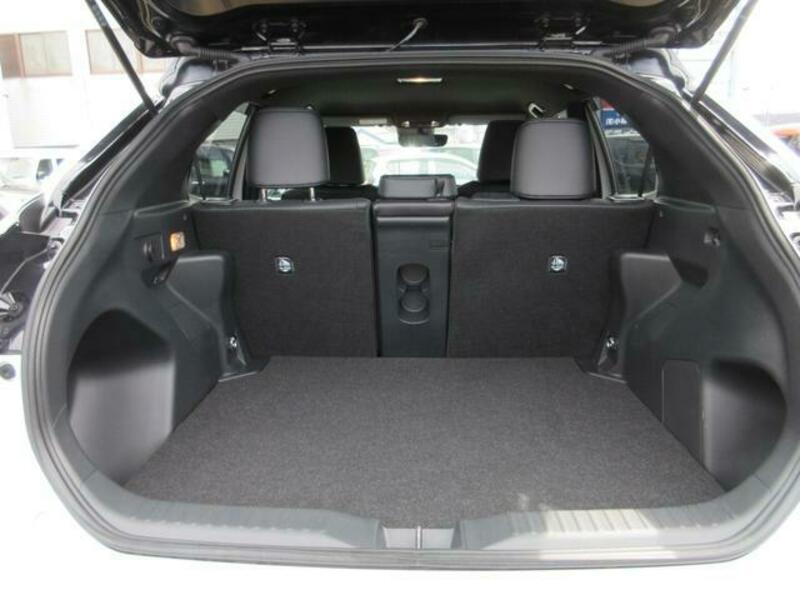 YARIS CROSS