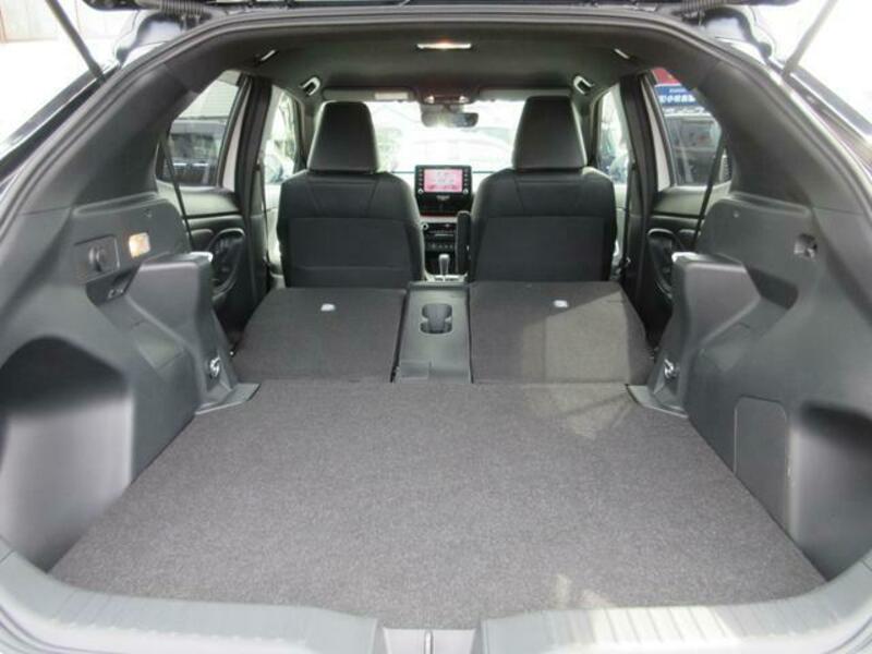 YARIS CROSS
