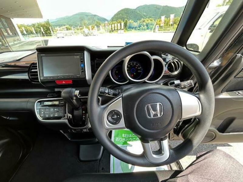 N BOX CUSTOM
