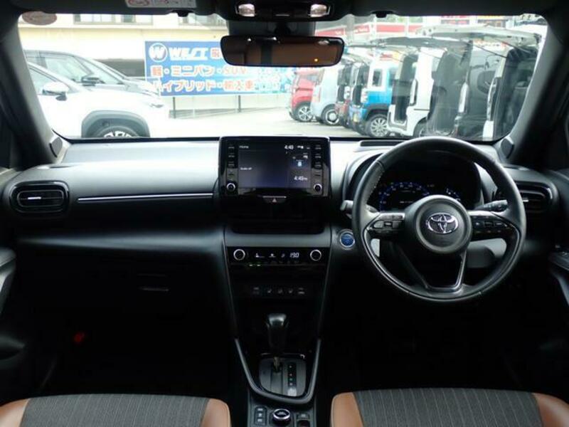 YARIS CROSS
