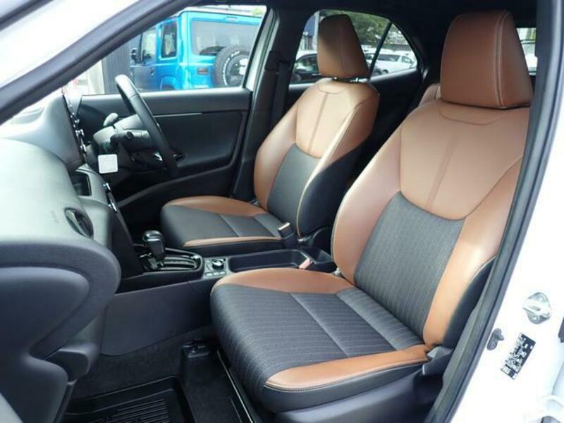 YARIS CROSS