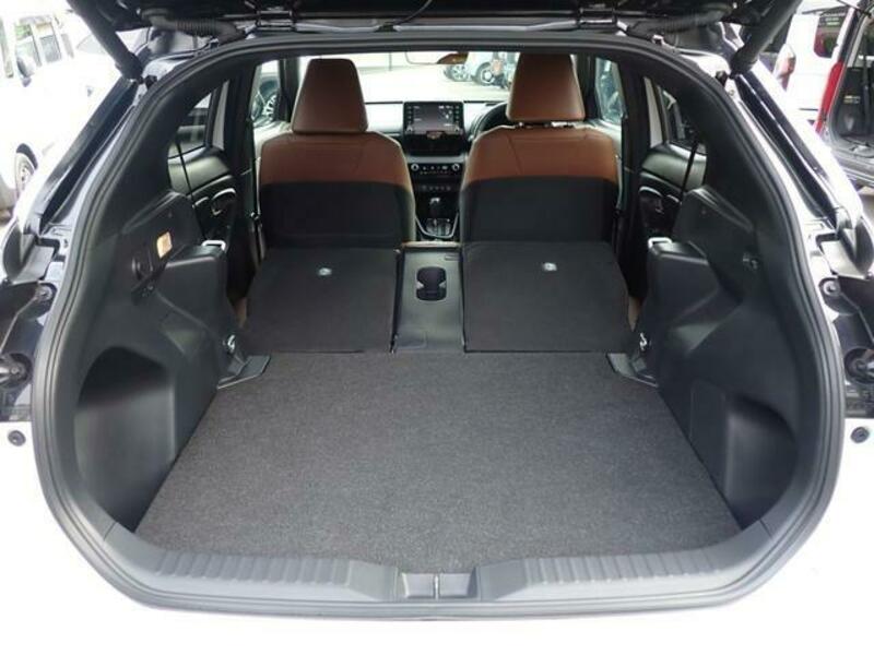 YARIS CROSS