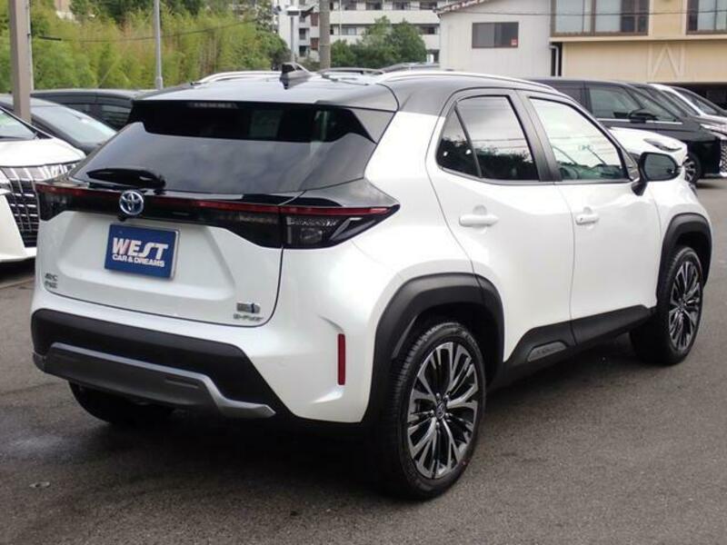 YARIS CROSS