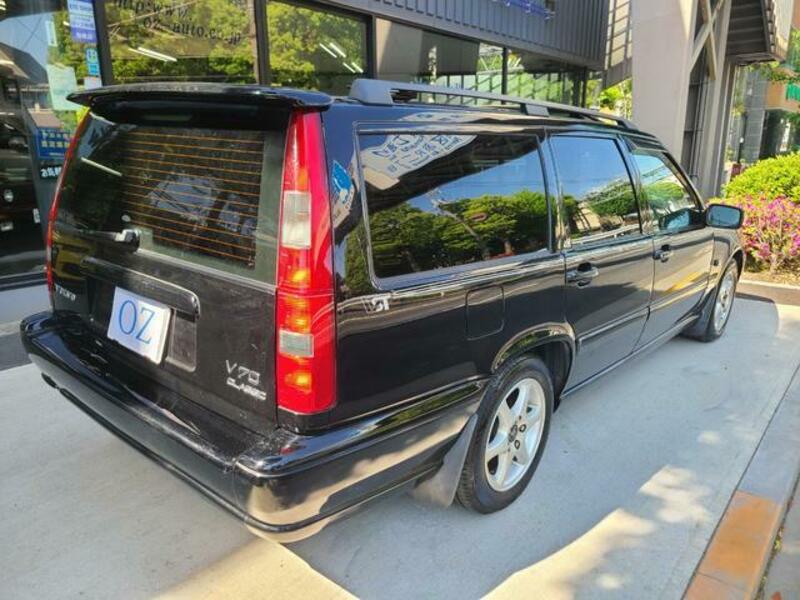V70