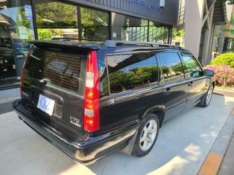 V70