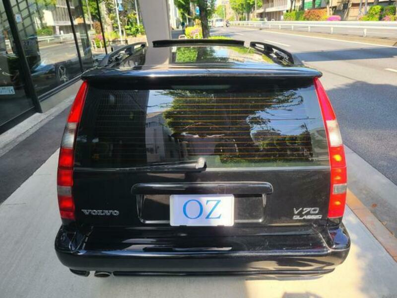 V70
