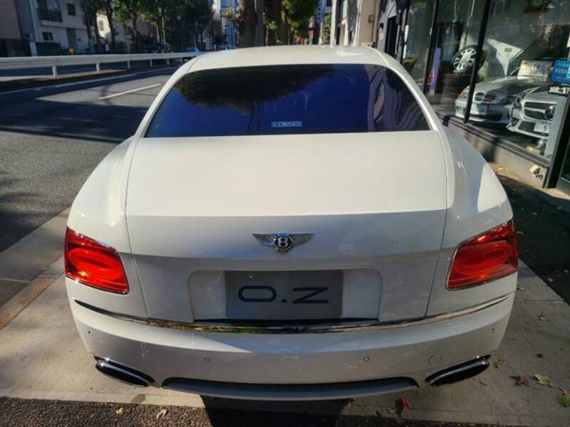 FLYING SPUR