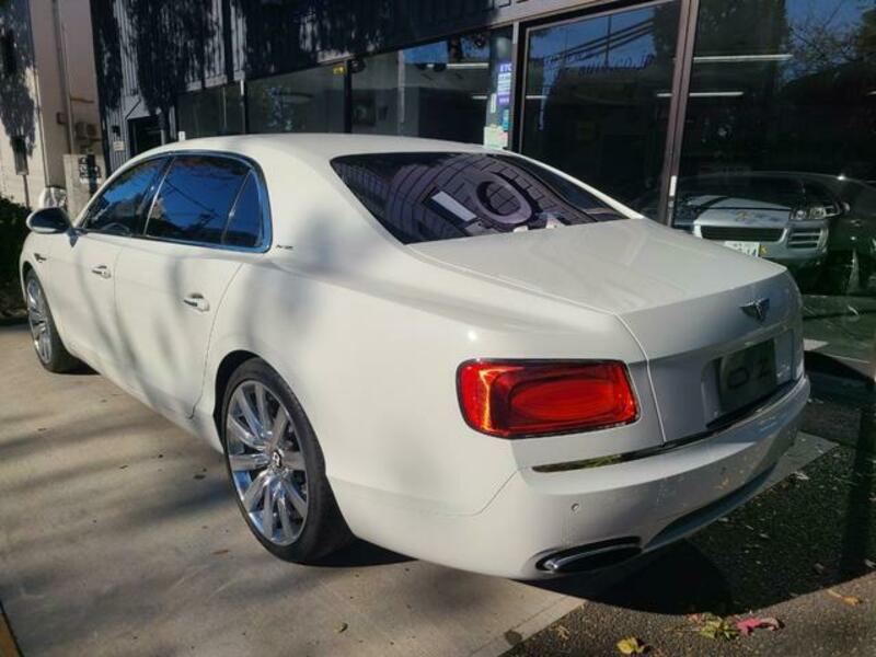 FLYING SPUR