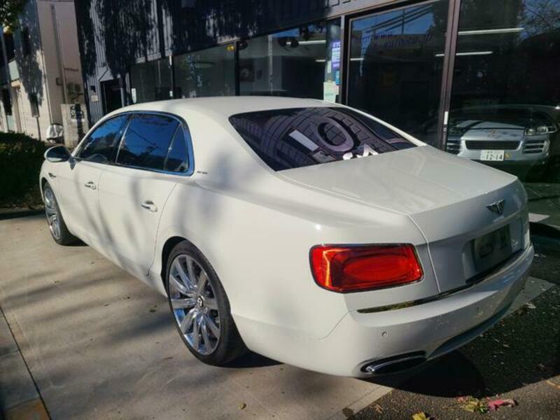 FLYING SPUR