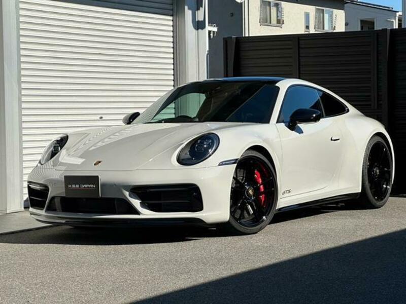 911