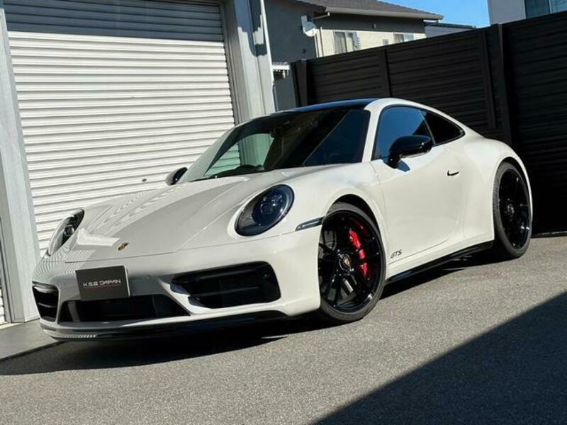 911