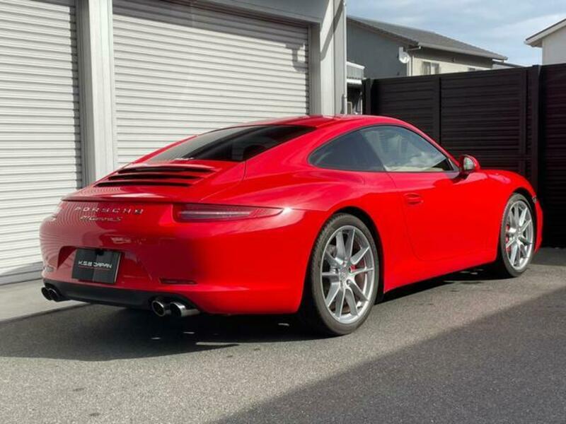 911