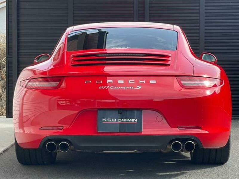 911
