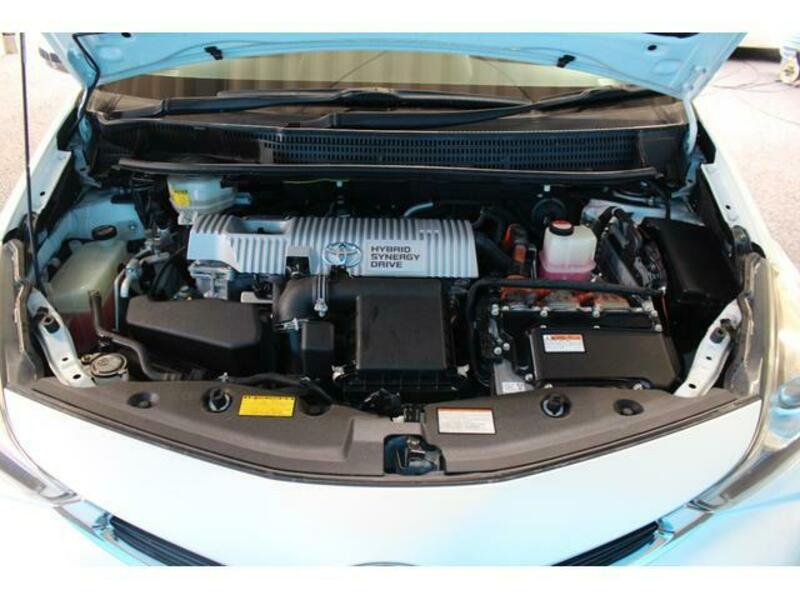 PRIUS ALPHA