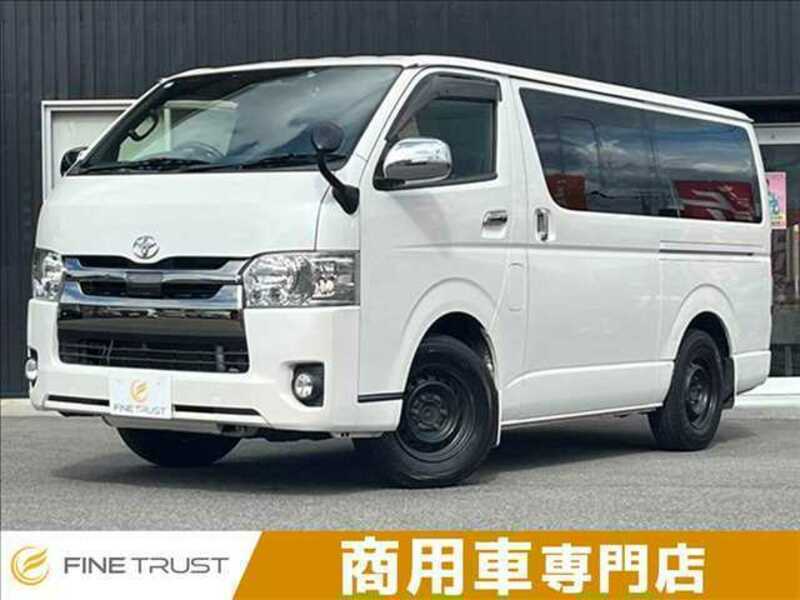 TOYOTA HIACE VAN