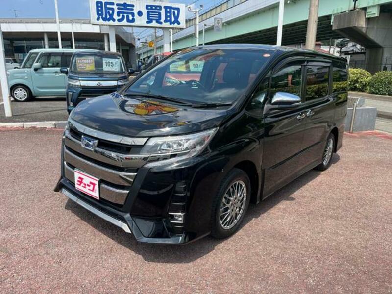 TOYOTA NOAH