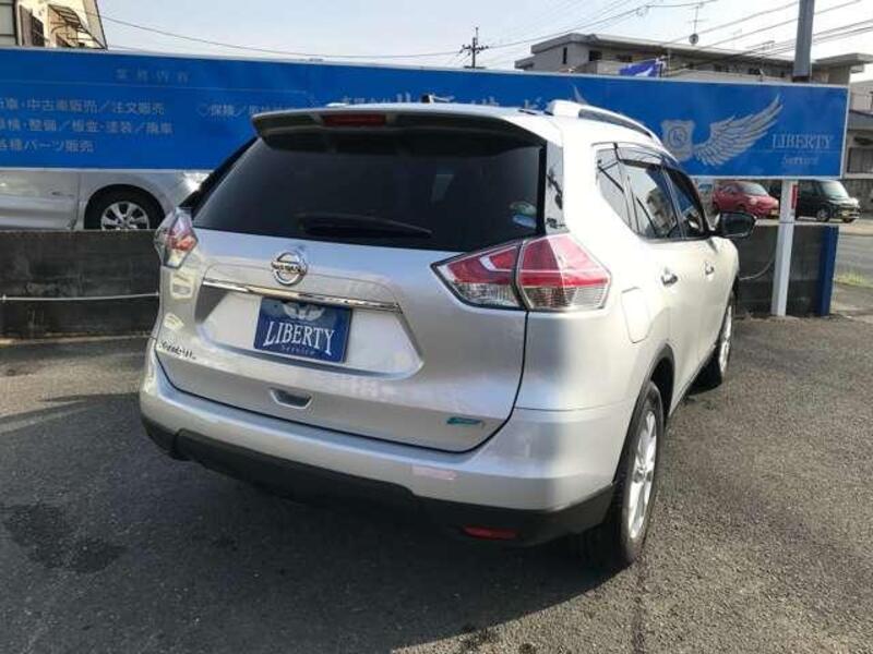 X-TRAIL