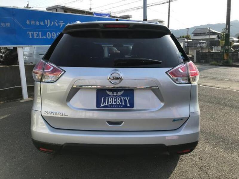 X-TRAIL