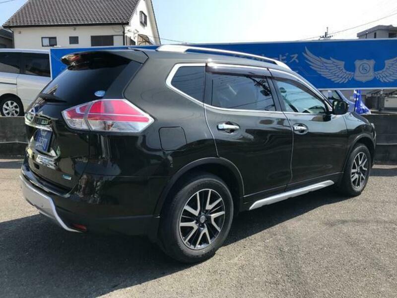 X-TRAIL