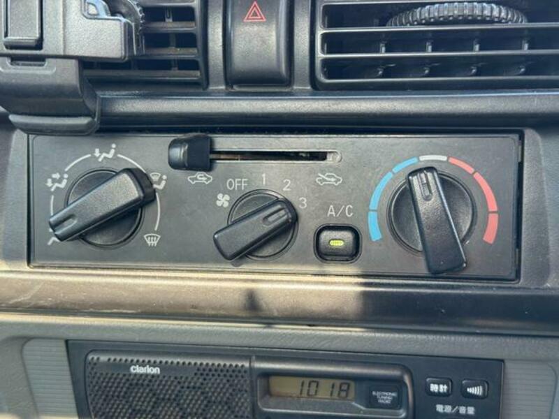 CLIPPER TRUCK