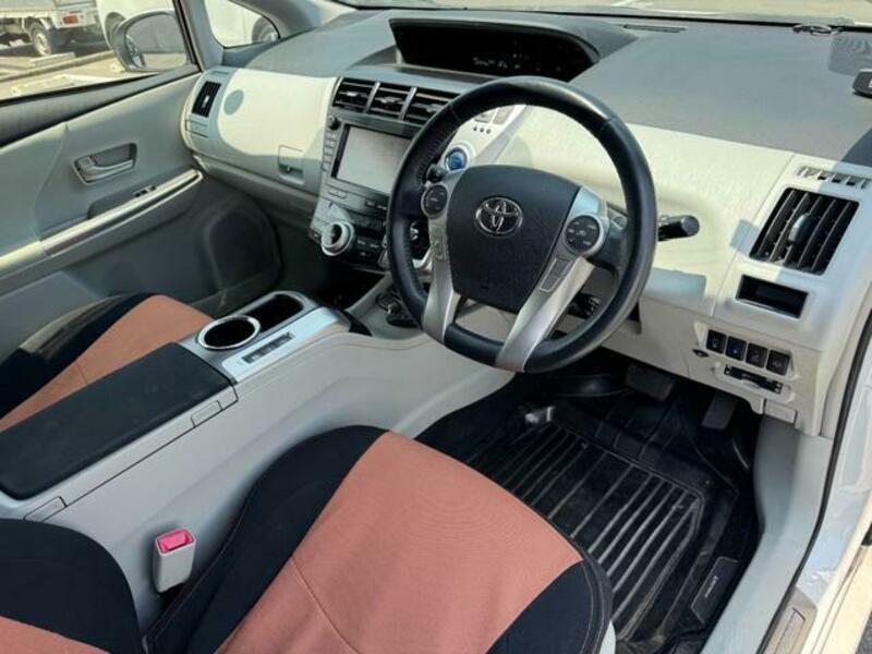 PRIUS ALPHA
