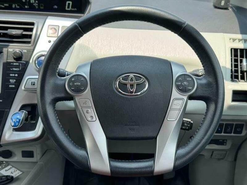PRIUS ALPHA