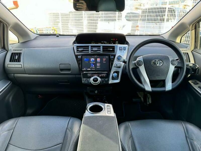PRIUS ALPHA