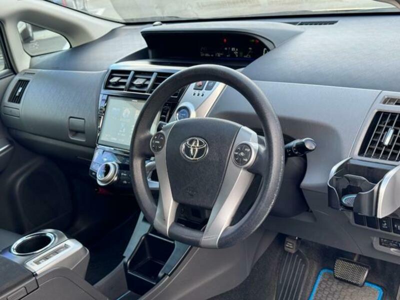 PRIUS ALPHA