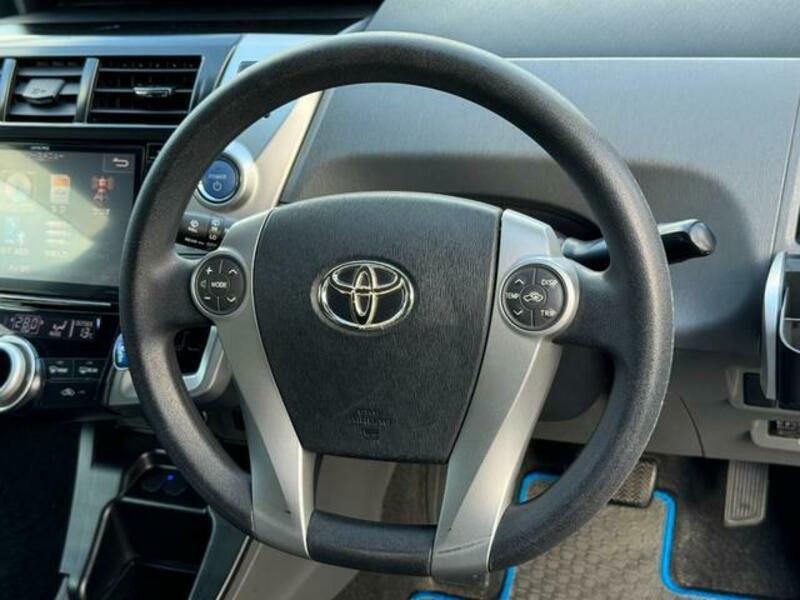 PRIUS ALPHA