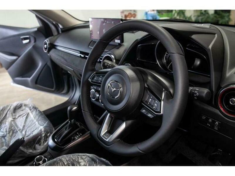 MAZDA2