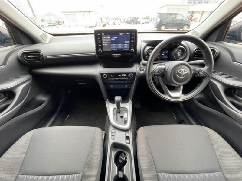 YARIS CROSS