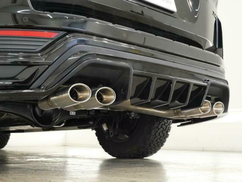 LAND CRUISER