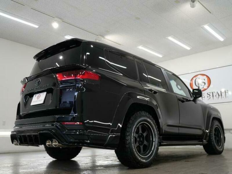LAND CRUISER