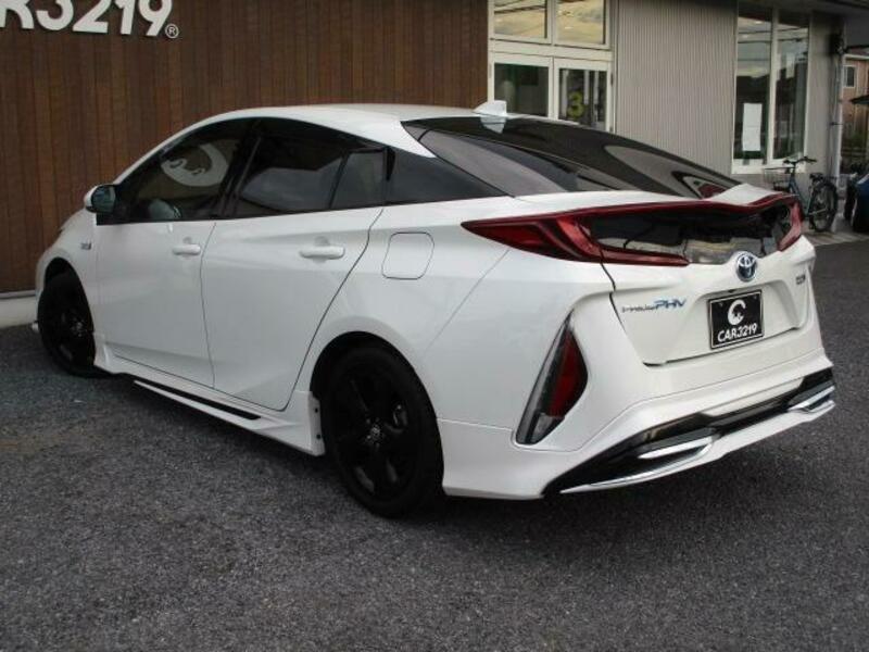 PRIUS PHV