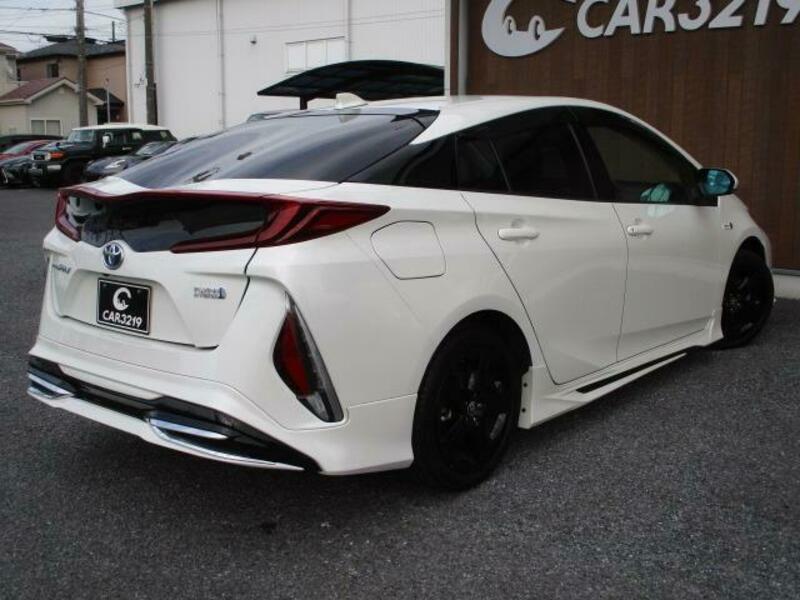 PRIUS PHV