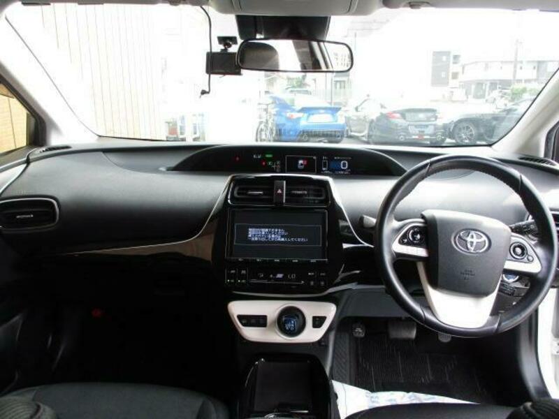 PRIUS PHV