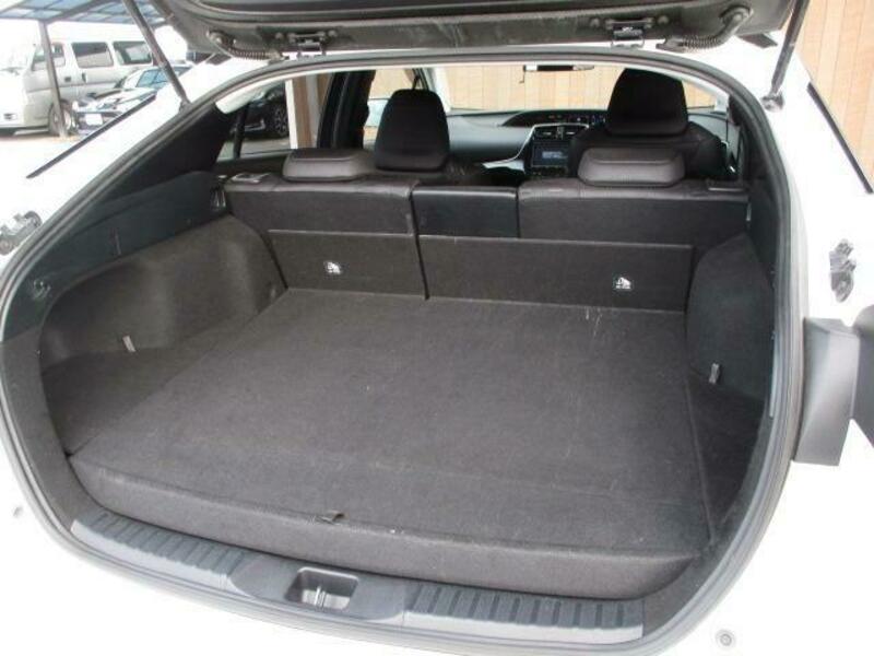 PRIUS PHV