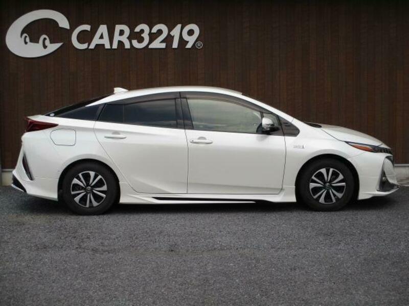 PRIUS PHV