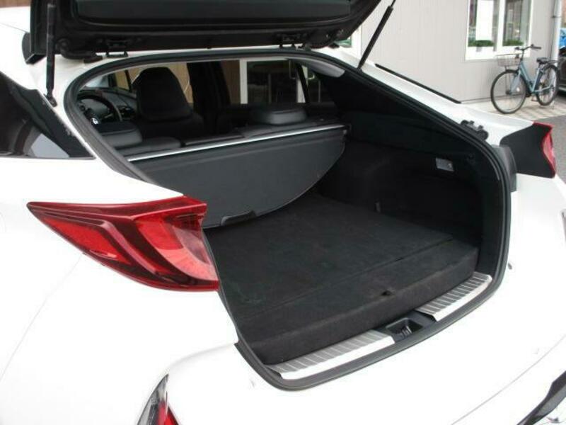 PRIUS PHV